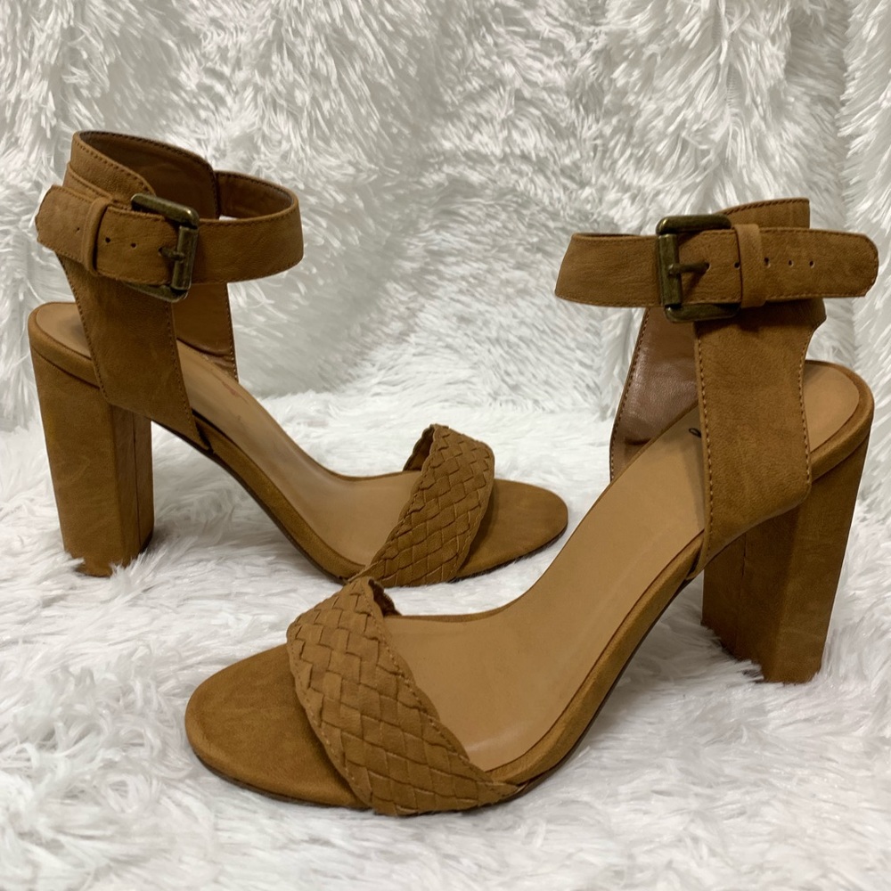 Womens brown high heel size 6